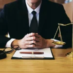 Skillnaden mellan jurist och advokat inom fastighetsrätt